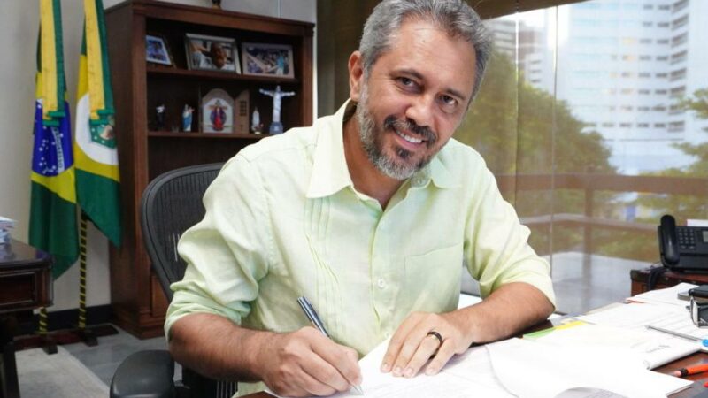 Governador Elmano encaminha projeto de lei que amplia licença paternidade para servidores estaduais