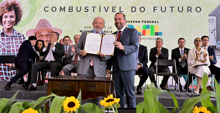 Combustível do Futuro passa no Senado: ‘Vitória para o Brasil’, comemora ministro