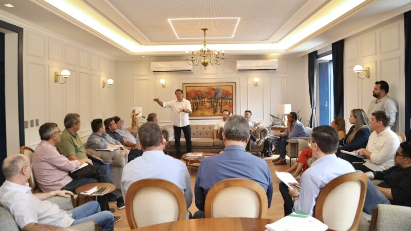 Prefeito Evandro Leitão reúne secretários das 12 regionais de Fortaleza