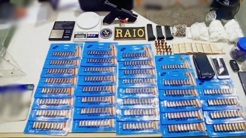 PMCE prende dupla em posse munições, arma de fogo e drogas no bairro Monte Castelo