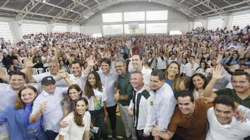 Governo do Ceará entrega 7.386 tablets para estudantes do ensino público de 13 municípios