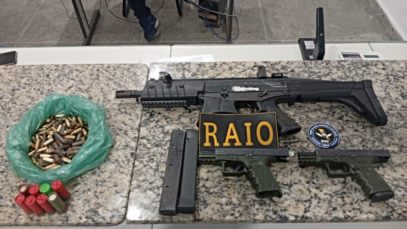 Com apoio da Ciopaer/SSPDS, PMCE captura três suspeitos e apreende armas e munições na Barra do Ceará