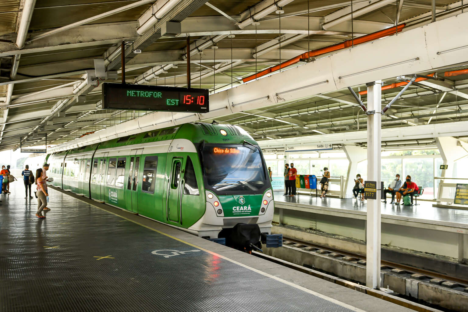 Metrô e VLTs operam em horários especiais no Dia do Trabalhador