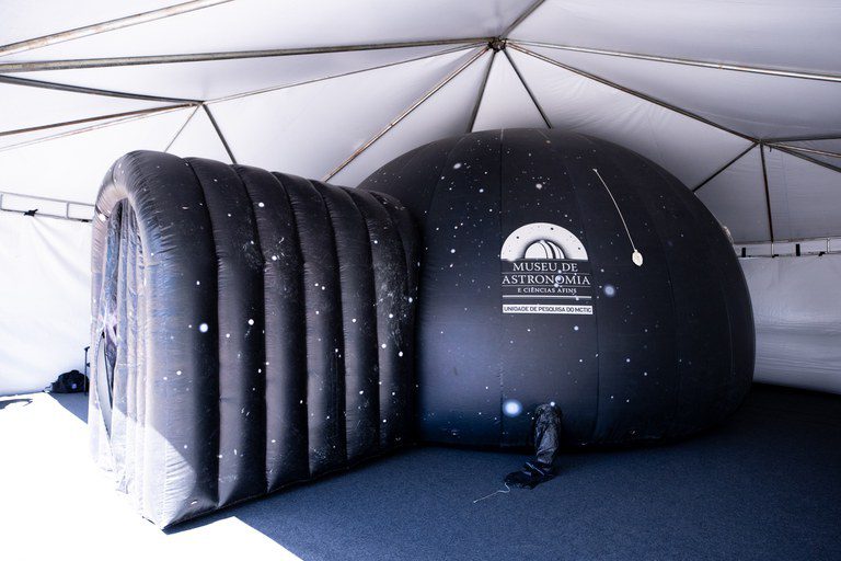 Movimento dos planetas é a atração do MCTI, com planetário itinerante na Semana do Trabalho