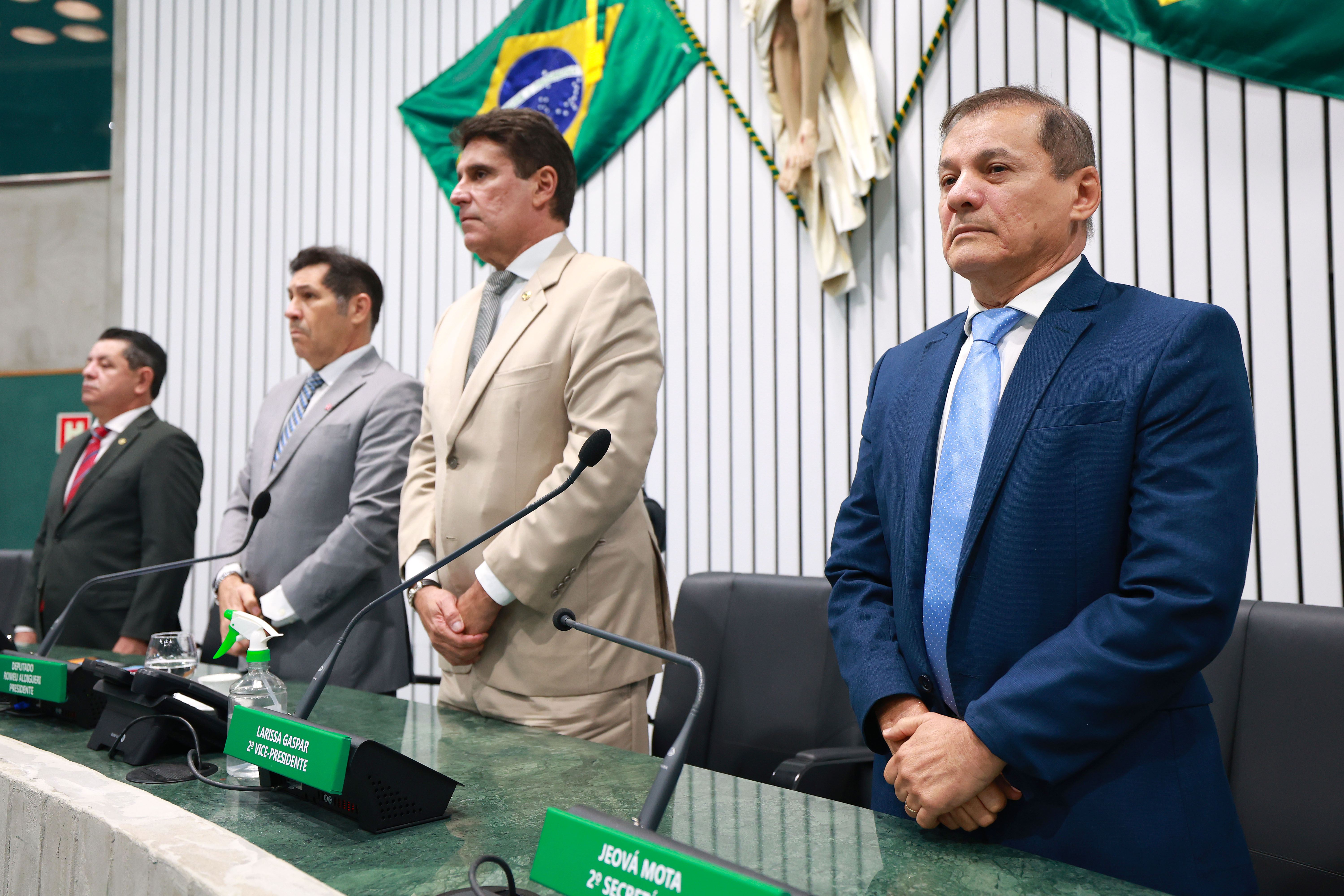 Vinte e seis projetos de parlamentares começam a tramitar nesta quarta na Alece
