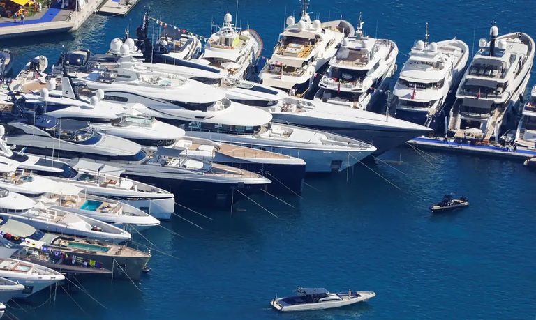 Estudo mostra que taxar super-ricos é crucial para reduzir desigualdade