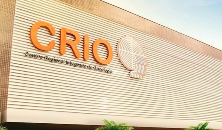 Alece celebra 50 anos do Centro Regional Integrado de Oncologia