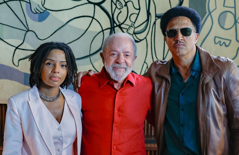 Lula no ‘Mano a Mano’: a democracia é abraçada quando garante direitos ao povo