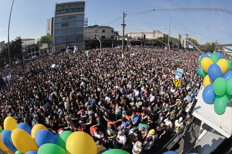 Lula saúda a comunidade evangélica por ocasião da 33ª Marcha para Jesus
