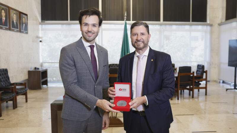Alece é homenageada pelos 190 anos na Assembleia de Minas Gerais