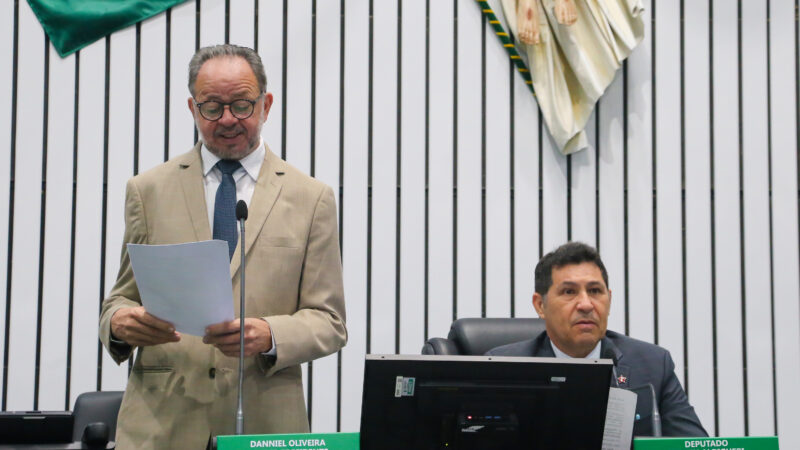 Dezenove projetos de parlamentares iniciam a tramitação na Alece nesta terça-feira