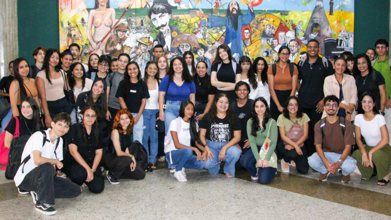 Alunos da escola Estado de Alagoas e jovens do CIEE visitam a Alece