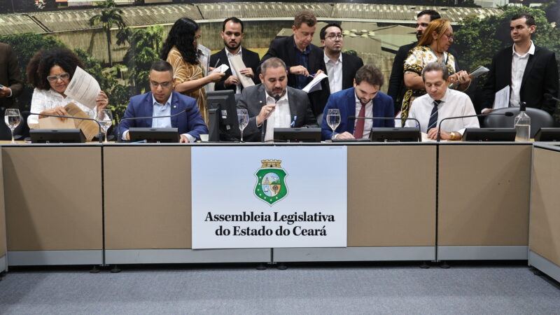 CCJR aprova 18 projetos de autoria de parlamentares