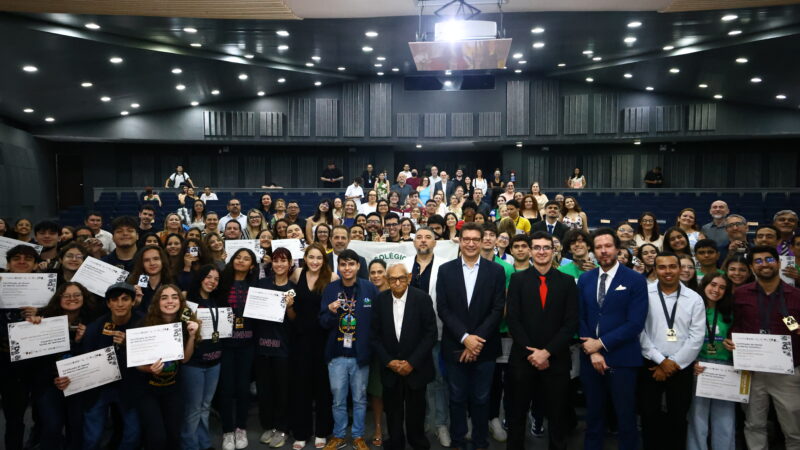 Alece homenageia medalhistas do Ceará da Olimpíada Nacional em História do Brasil