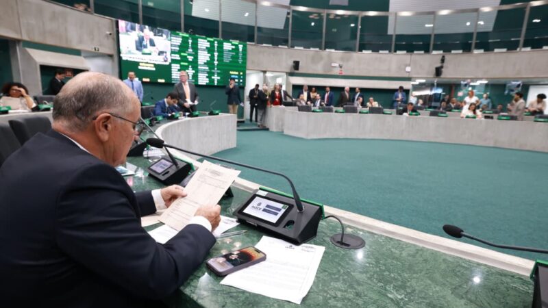 Alece aprova programa estadual de formação cidadã e protagonismo jovem