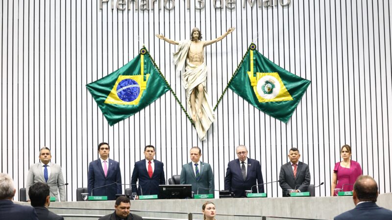 Solenidade ressalta o trabalho realizado por notários e registradores no Ceará