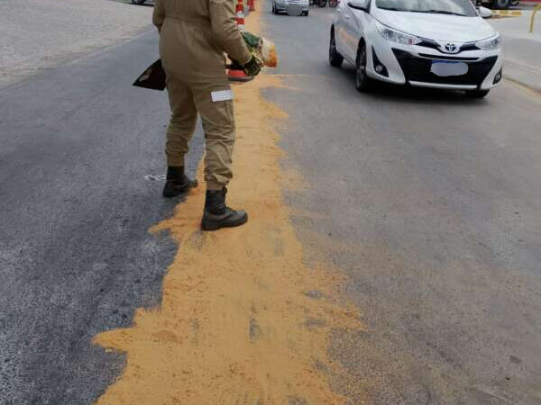 Corpo de Bombeiros neutraliza risco de acidentes graves após derramamento de óleo em Camocim