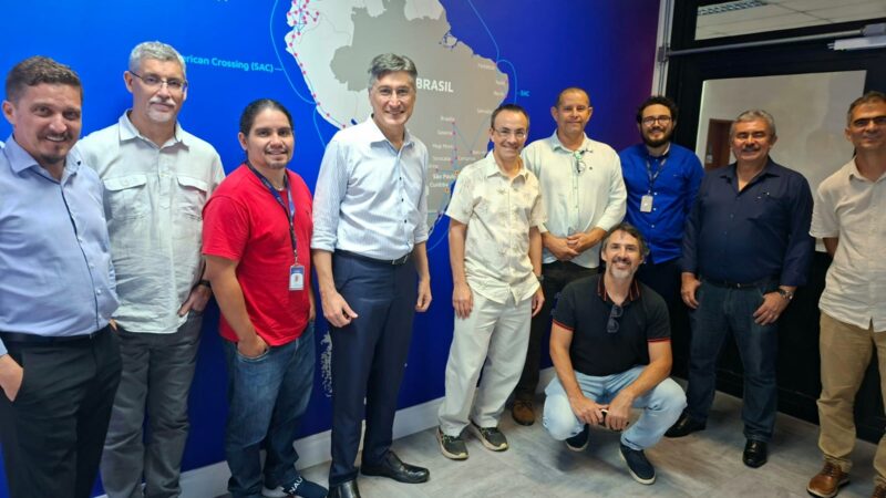 Comitiva do Banco Mundial visita sistemas de cabo submarino em Fortaleza