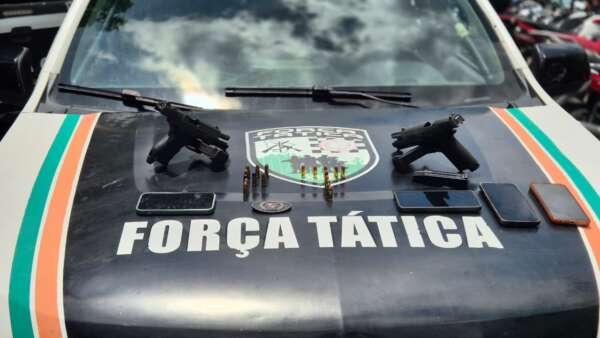 Policiais militares prendem dupla com pistolas e munições em Sobral