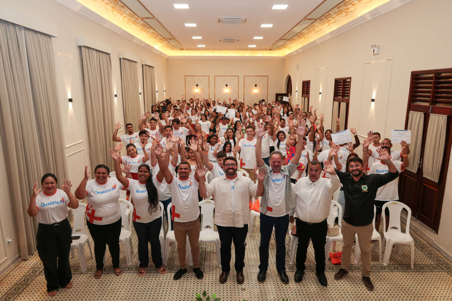 Mais de 200 novos profissionais são certificados pelo programa Qualificar + em Canindé e Região