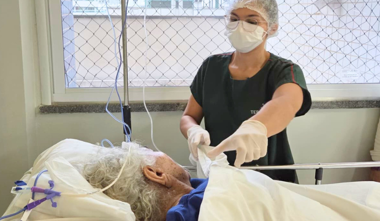 Unidade de Cuidados Especiais do Hospital Regional do Cariri promove reabilitação e transição para o cuidado domiciliar