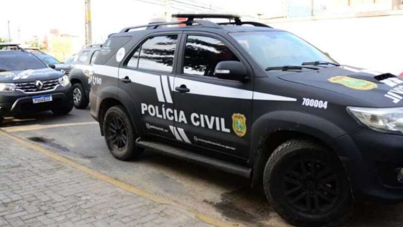 Homem é preso após ameaçar, tentar invadir domicílio e praticar injúria racial em Iguatu