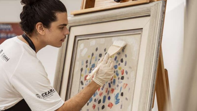 Pinacoteca do Ceará lança 5º Edital de Bolsas Formativas para seleção de orientadores de público e auxiliares de acervo 