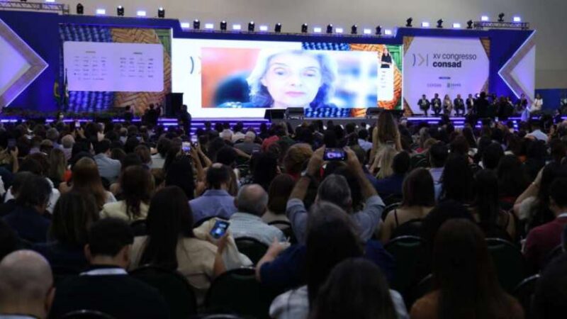 Ministra Cármen Lúcia defende mais mulheres nos espaços de poder na abertura do Consad