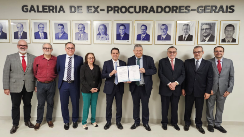 Prefeito Evandro Leitão sanciona lei que reestrutura e moderniza a Procuradoria-Geral do Município