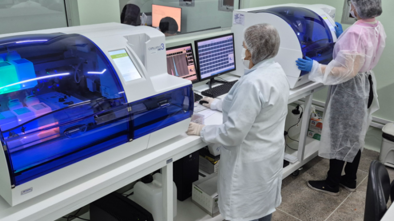 Analisado pelo Lacen/CE, Teste do Pezinho ajuda a transformar o futuro de milhares de crianças cearenses